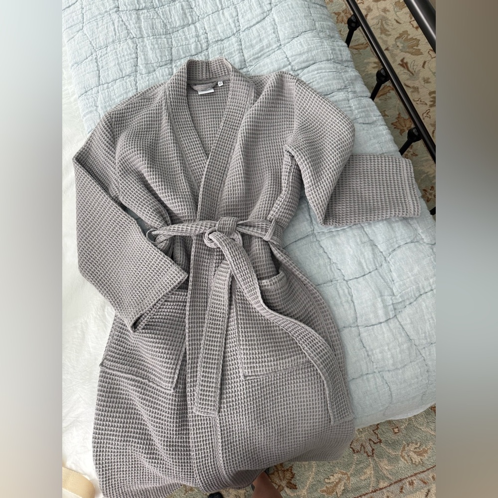 Quince Light Gray Waffle Knit Robe
